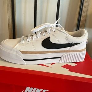 Nike Court Legacy Lift